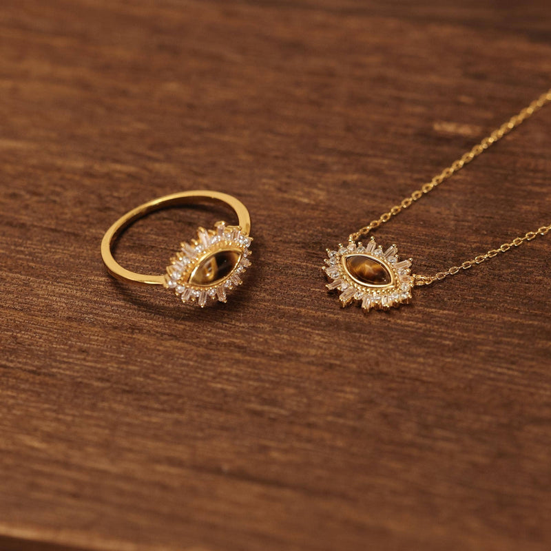 Vintage Baroque Tiger's Eye Gemstone Necklace: 18K GOLD