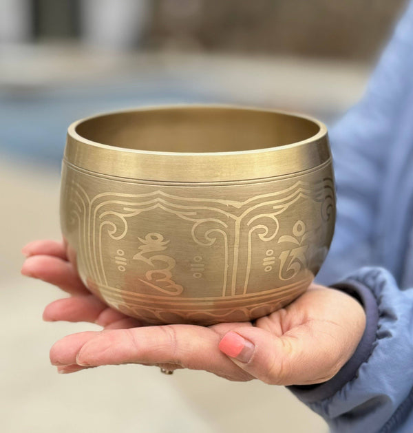 Om Mani Deep Singing Bowl