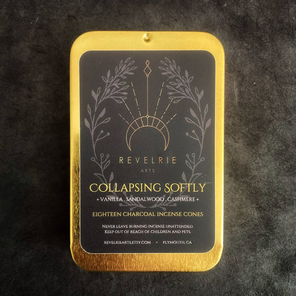 Collapsing Softly Incense Tin: Woodsy Vanilla
