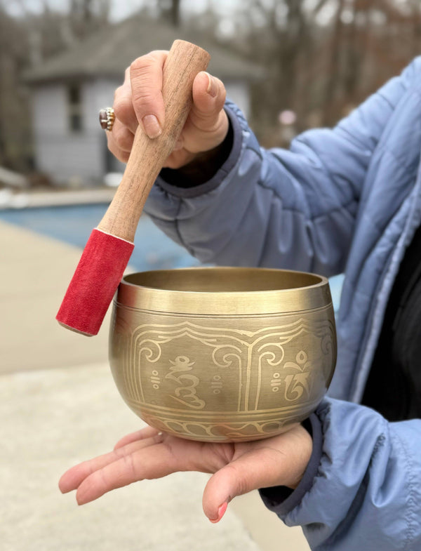 Om Mani Deep Singing Bowl