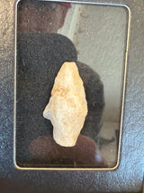 Assorted Arrowheads and Points - Cigar Box Collection / C 1 - 12