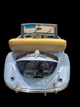 The People's Car - 1961 VW Beetle -  1:18 Maisto Model