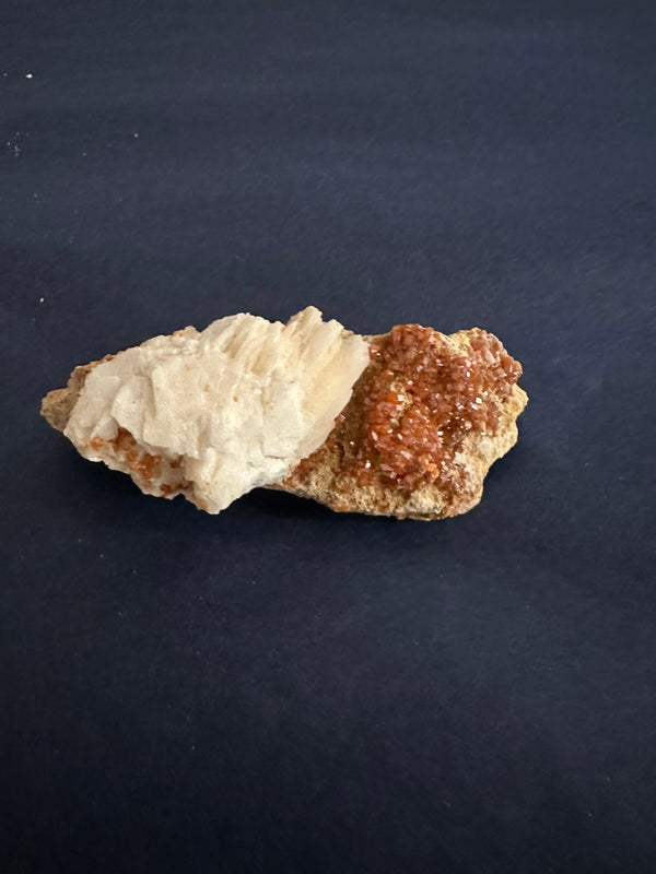 Vanadinite on Barite