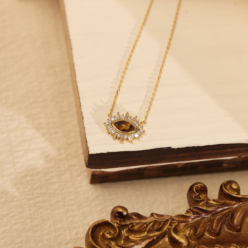 Vintage Baroque Tiger's Eye Gemstone Necklace: 18K GOLD