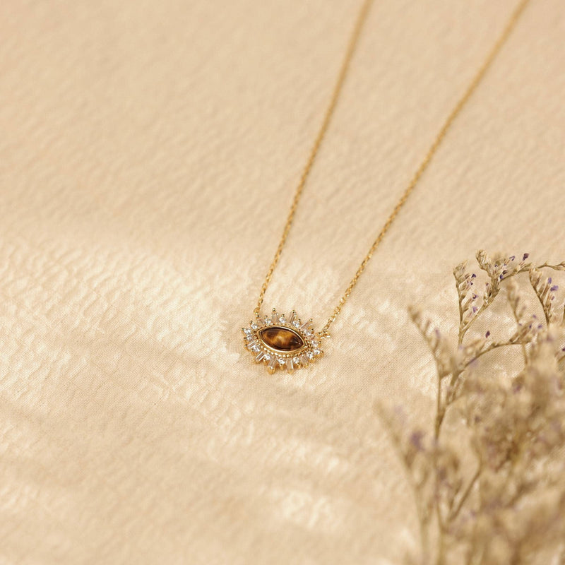 Vintage Baroque Tiger's Eye Gemstone Necklace: 18K GOLD